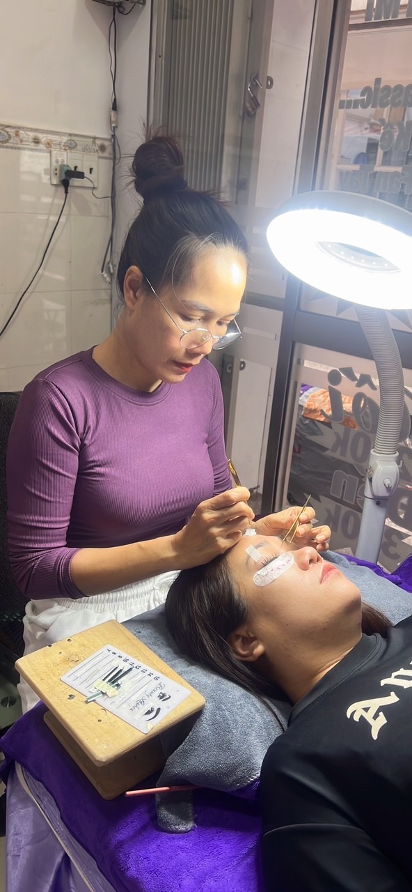 Nối mi đẹp tự nhiên tại Tân Phú